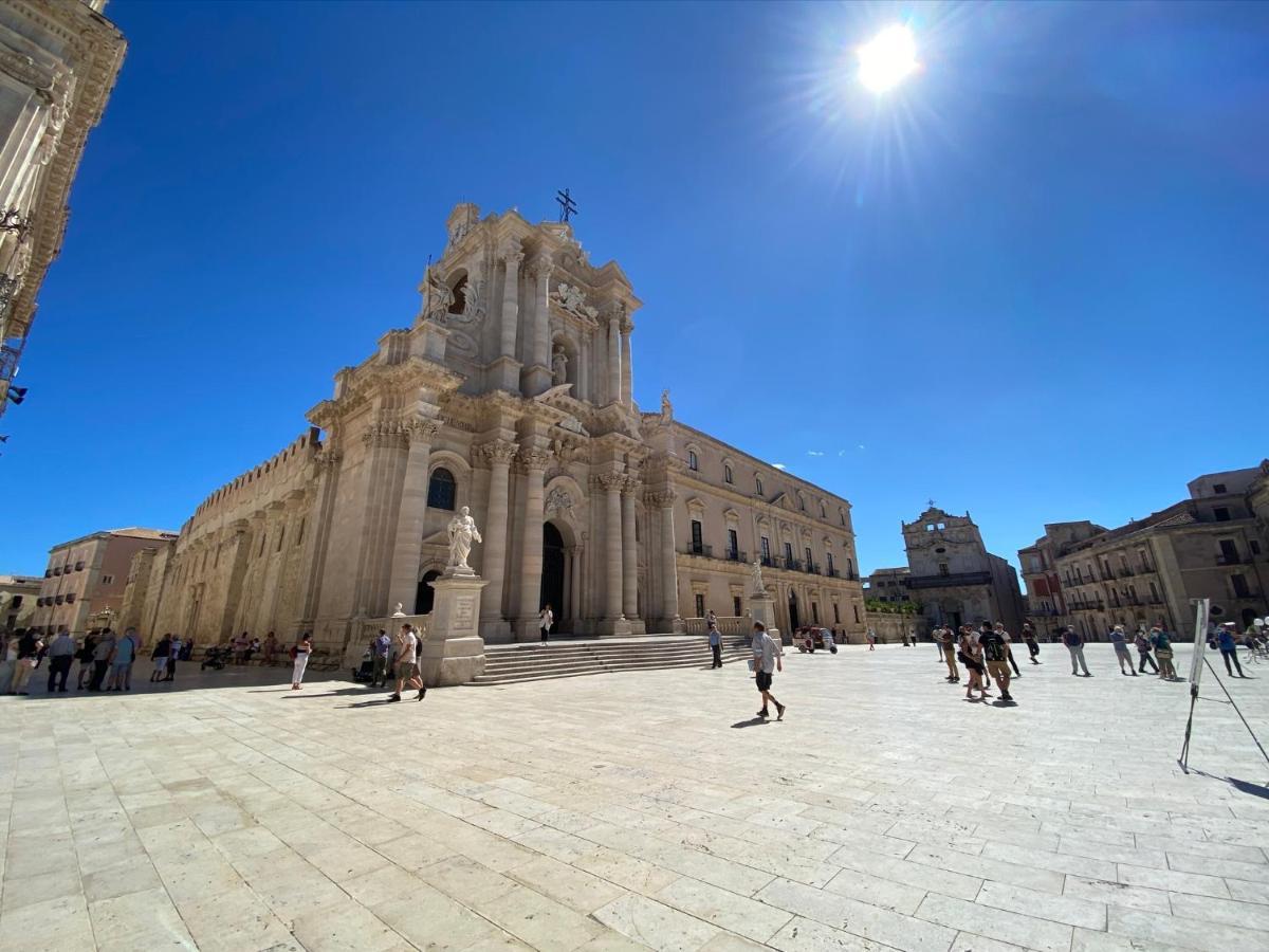 Ortigia Dreaming Apartment Syracuse Bagian luar foto