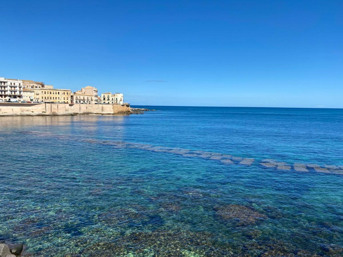 Ortigia Dreaming Apartment Syracuse Bagian luar foto