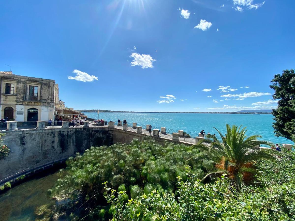 Ortigia Dreaming Apartment Syracuse Bagian luar foto