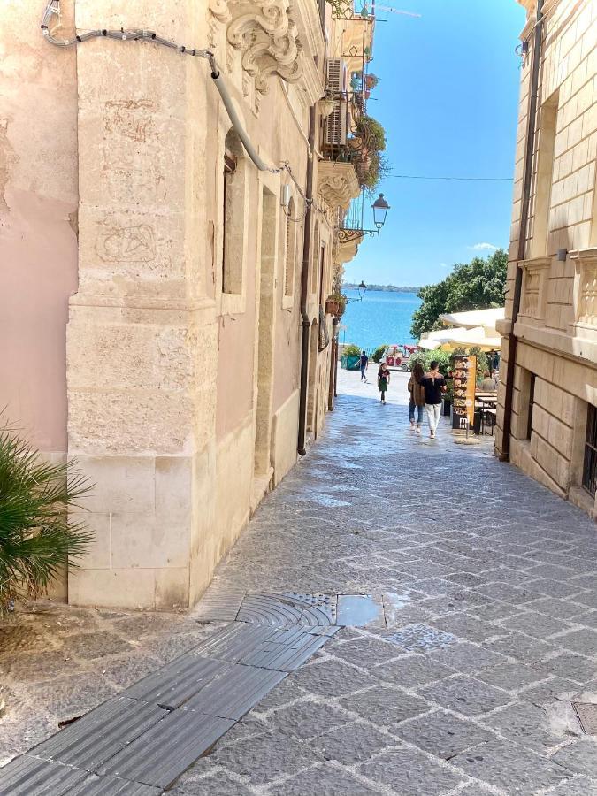 Ortigia Dreaming Apartment Syracuse Bagian luar foto