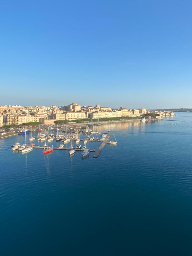 Ortigia Dreaming Apartment Syracuse Bagian luar foto