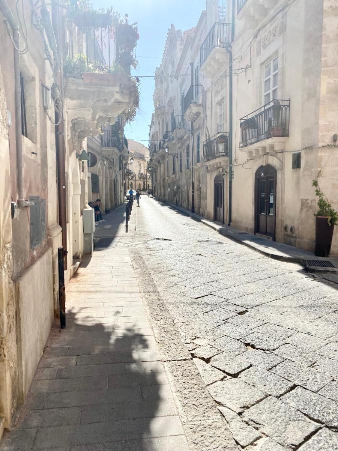 Ortigia Dreaming Apartment Syracuse Bagian luar foto