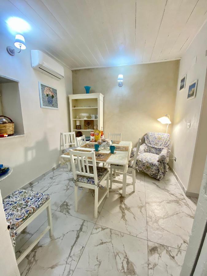 Ortigia Dreaming Apartment Syracuse Bagian luar foto