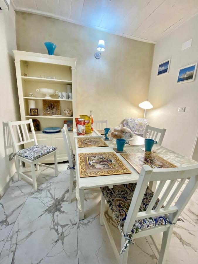 Ortigia Dreaming Apartment Syracuse Bagian luar foto