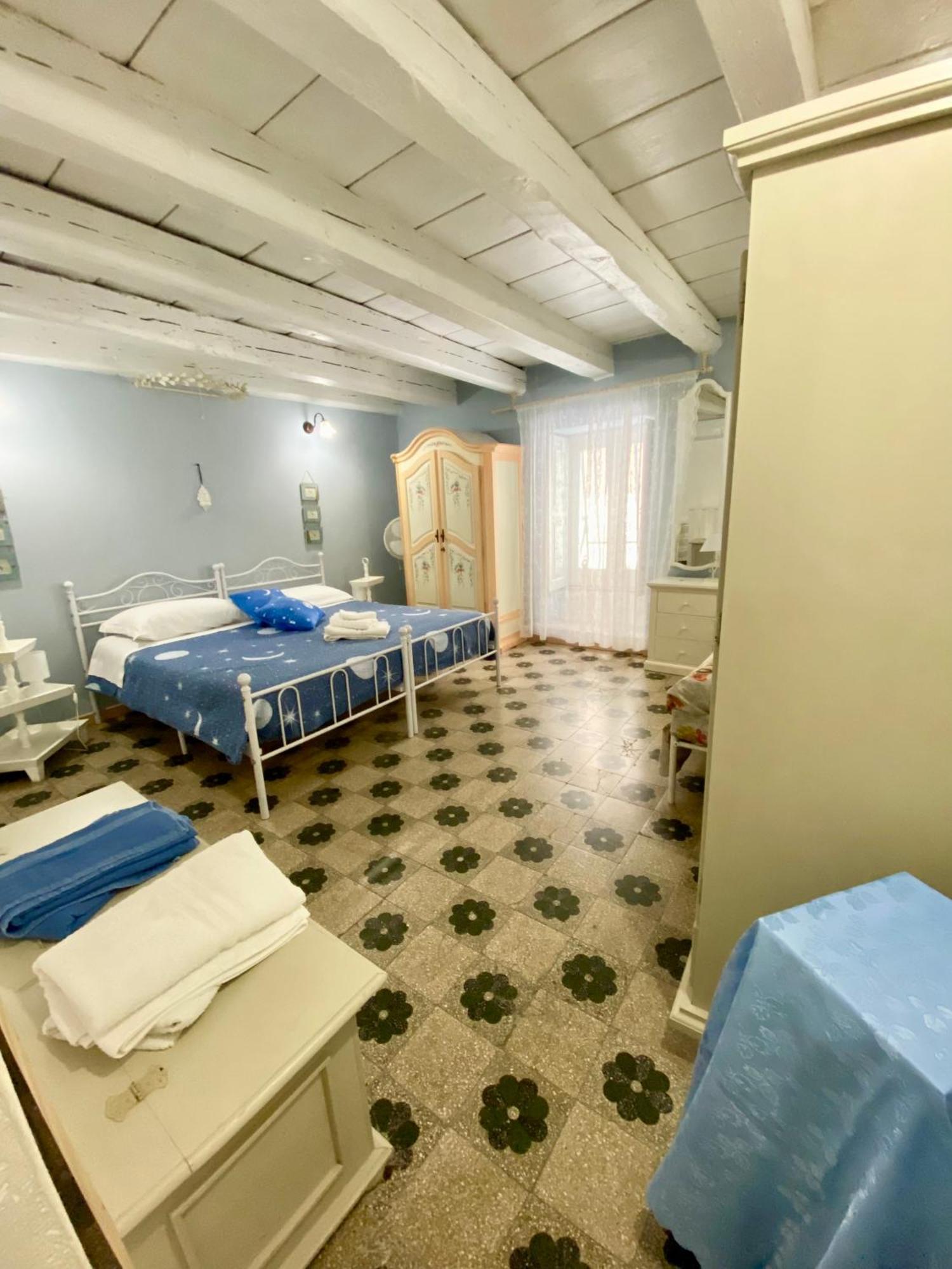 Ortigia Dreaming Apartment Syracuse Bagian luar foto