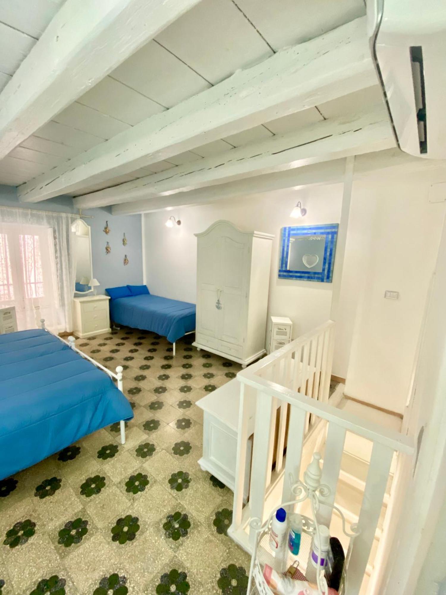 Ortigia Dreaming Apartment Syracuse Bagian luar foto