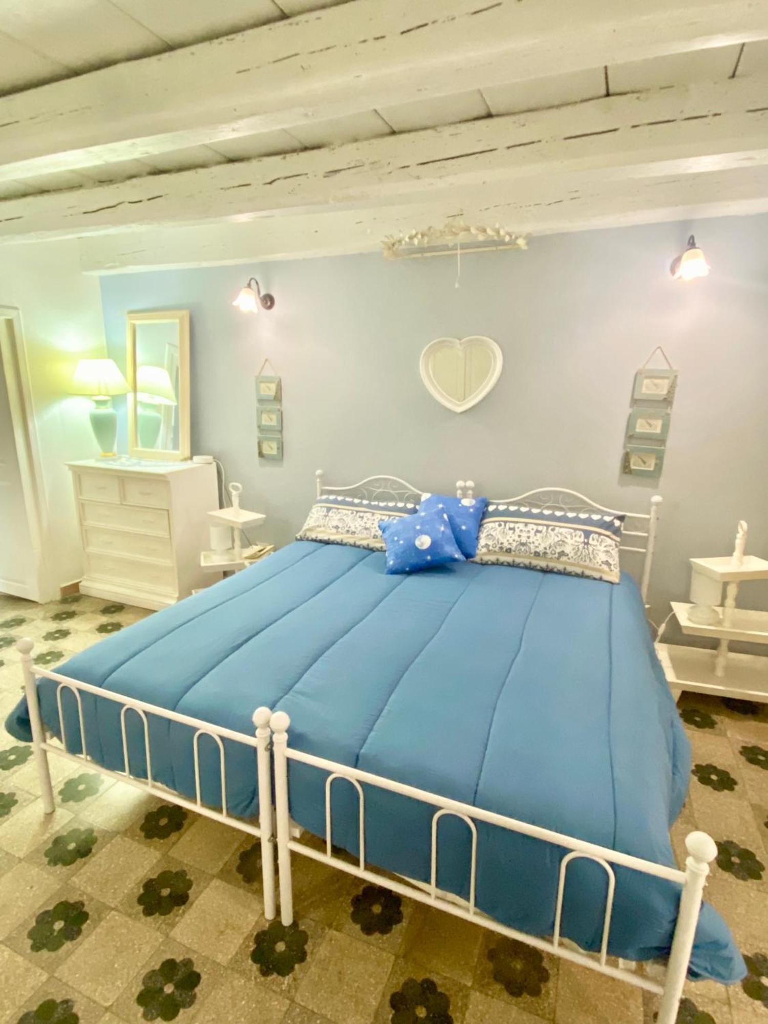Ortigia Dreaming Apartment Syracuse Bagian luar foto