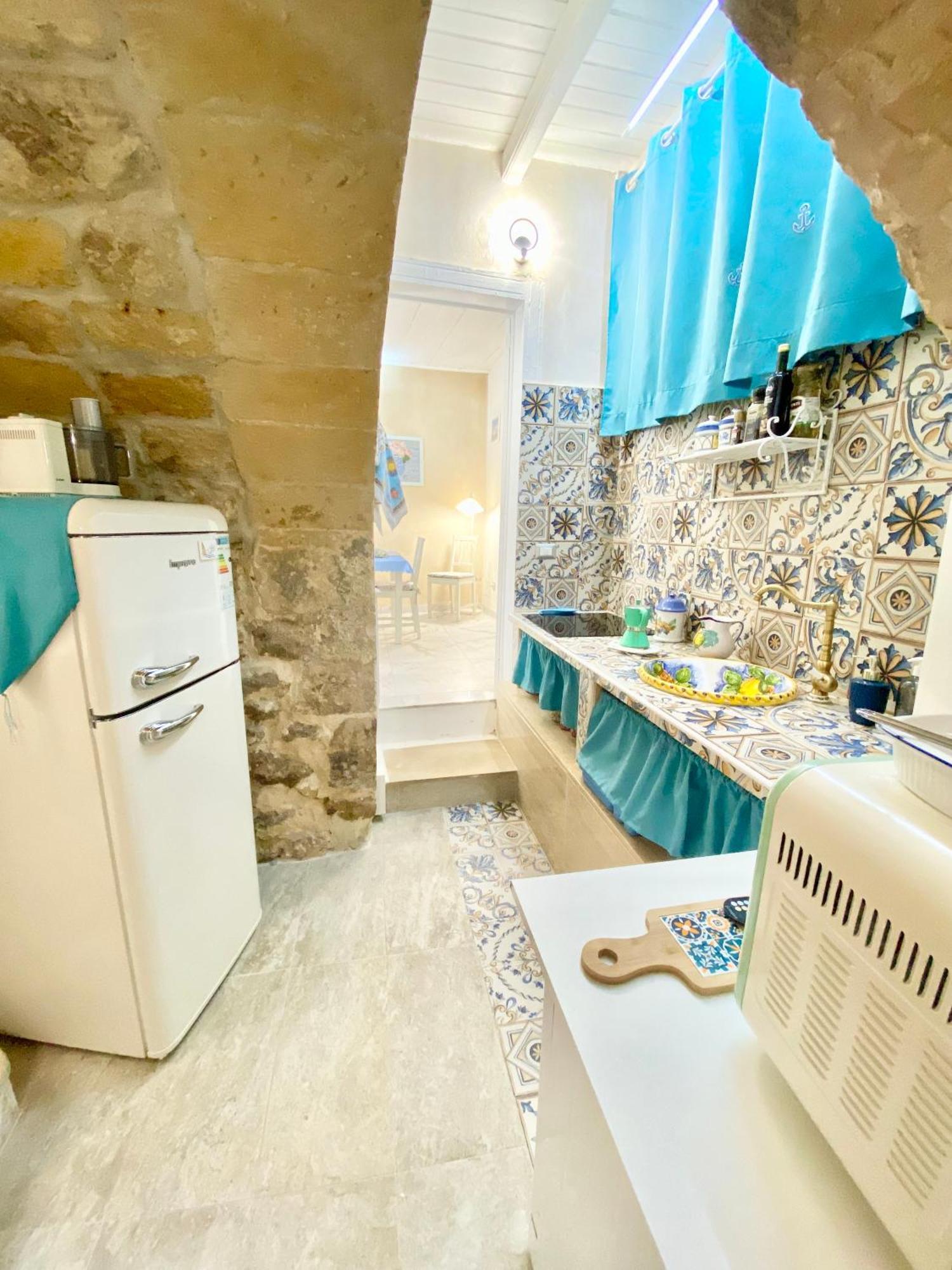Ortigia Dreaming Apartment Syracuse Bagian luar foto
