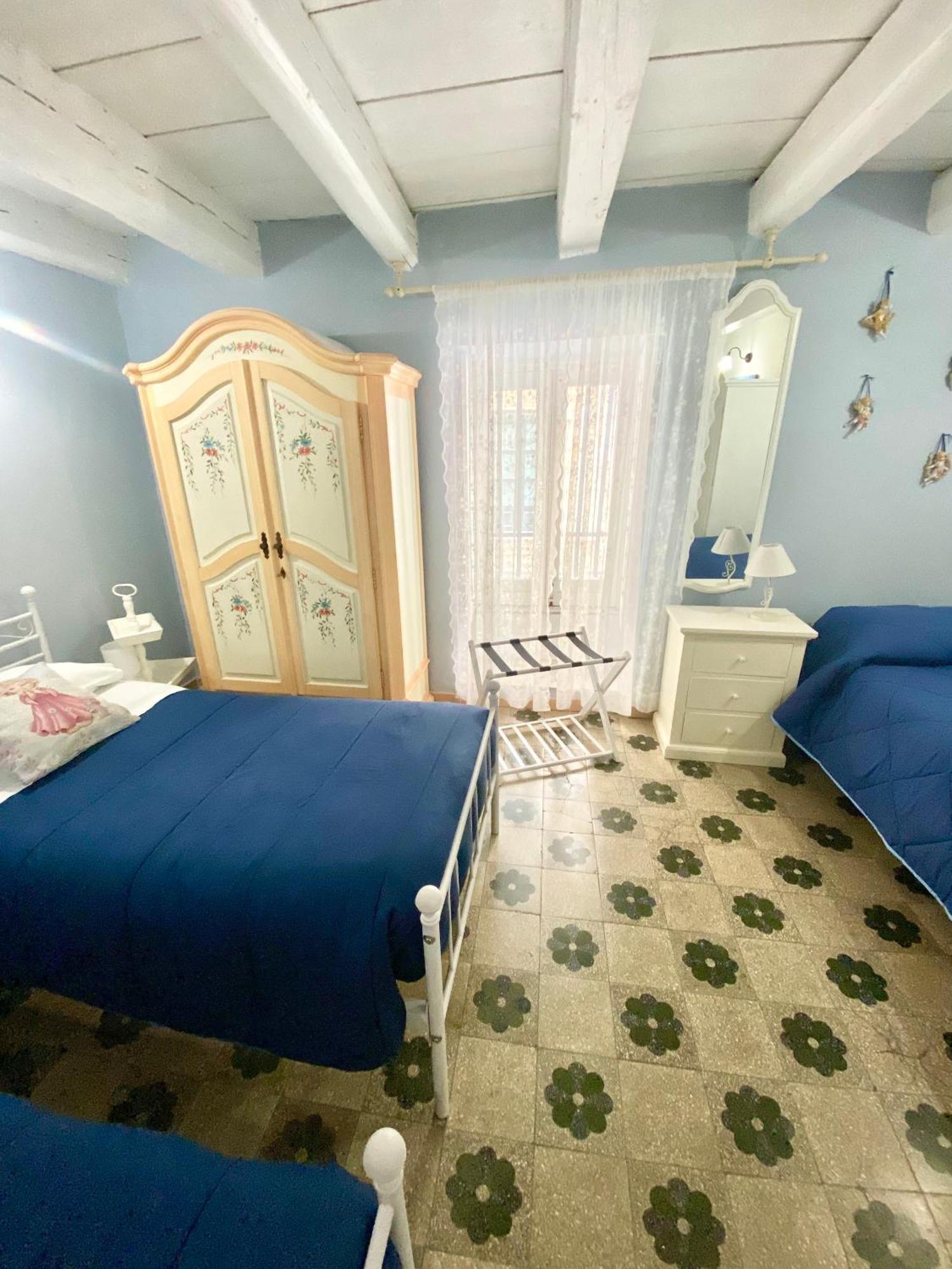 Ortigia Dreaming Apartment Syracuse Bagian luar foto