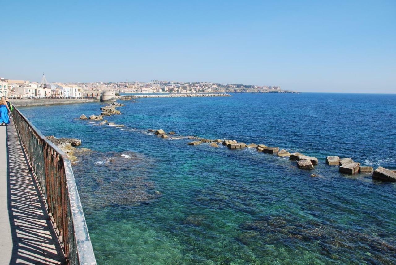 Ortigia Dreaming Apartment Syracuse Bagian luar foto