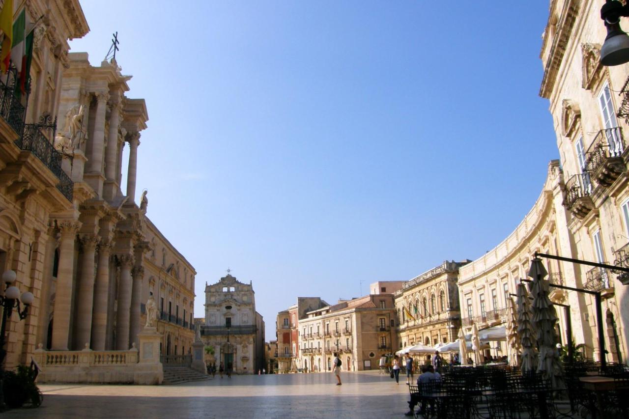 Ortigia Dreaming Apartment Syracuse Bagian luar foto